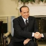 Berlusconi prefiere a los libios que a Telefonica